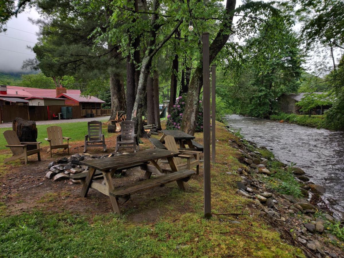 Smoky Falls Lodge Maggie Valley Extérieur photo