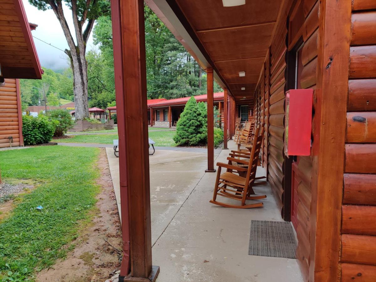 Smoky Falls Lodge Maggie Valley Extérieur photo