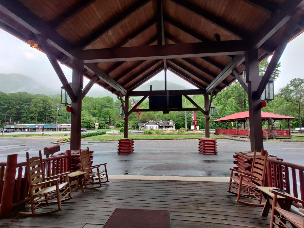 Smoky Falls Lodge Maggie Valley Extérieur photo